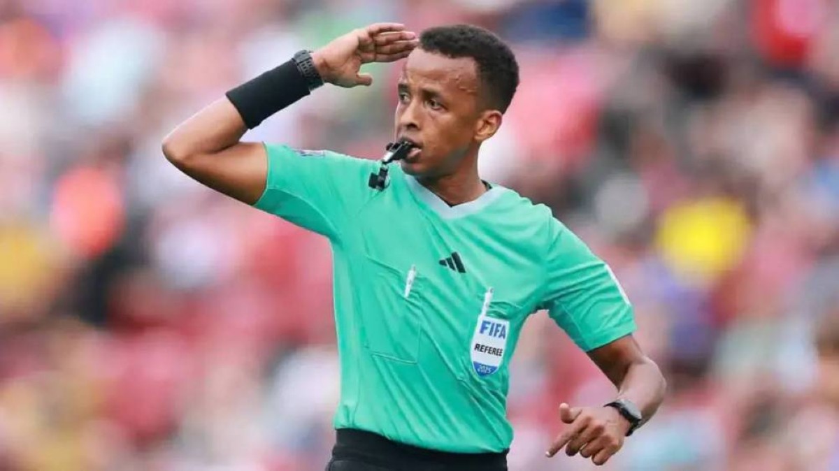 الصومالي عرتن حكماً لقمة الكويت والقادسية في المرحلة الأخيرة بالدوري