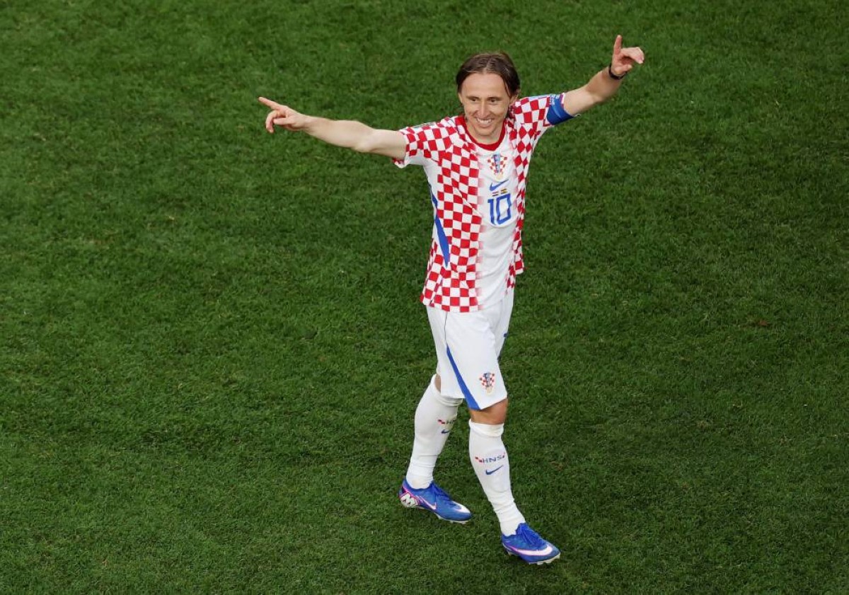 صنع هدف التأهل.. لوكا مودريتش يواصل كتابة التاريخ مع كرواتيا