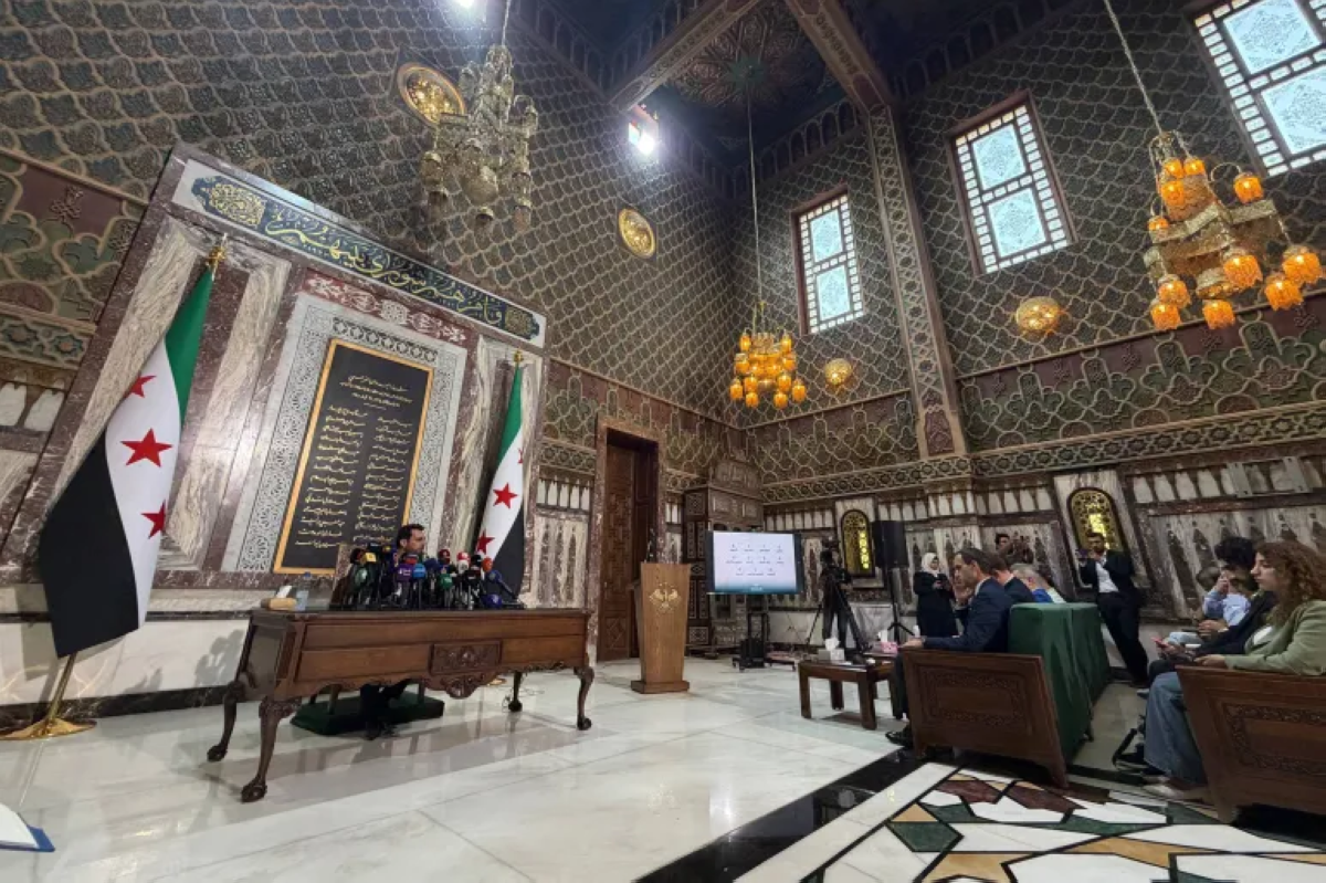 عيّنهم الشرع.. القائمة الكاملة لأعضاء مجلس الشعب السوري بالأسماء والتوزيع الجغرافي
