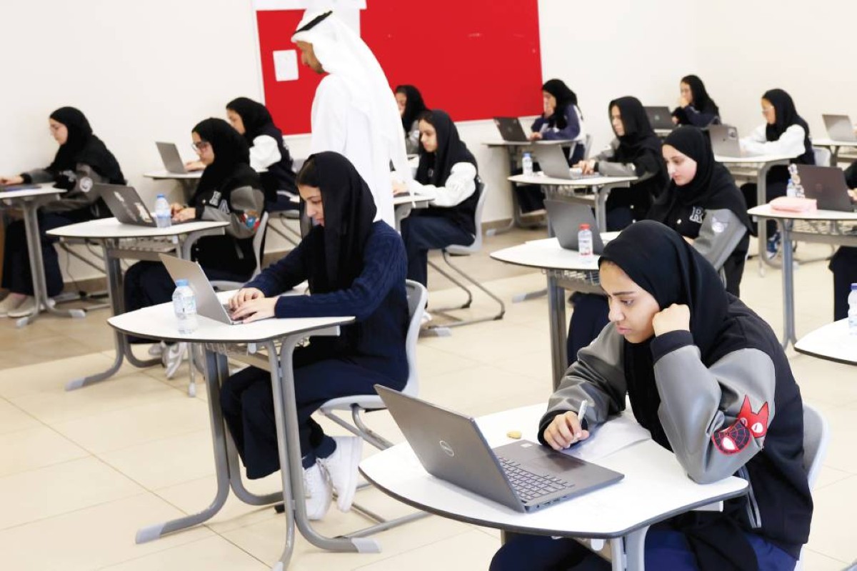 الاختبارات التعويضية تمضي بسلاسة وفرق دعم فني داخل المدارس