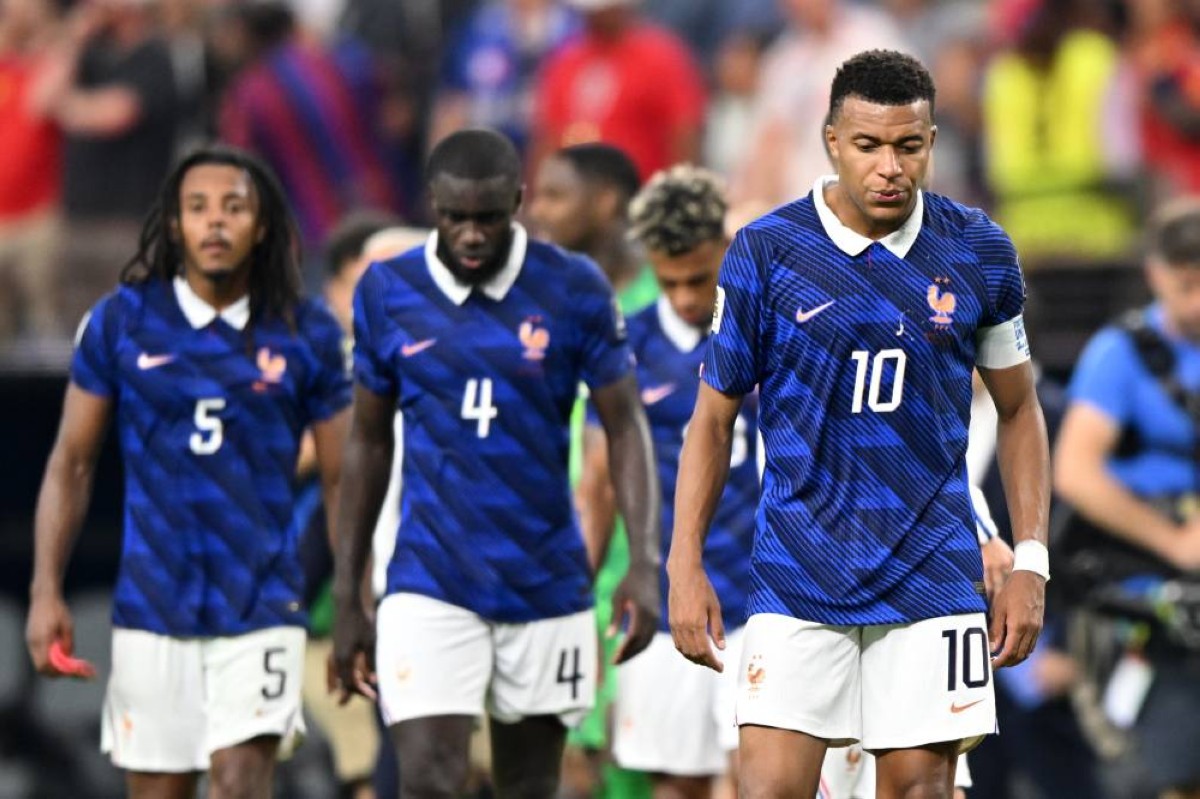 ليكيب تهاجم منتخب فرنسا بعد السقوط وتمنح مبابي وديشامب 3 من 10