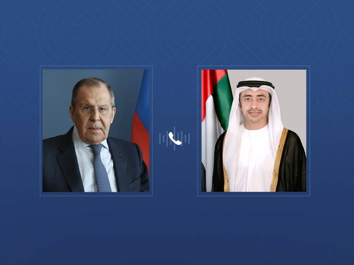 عبدالله بن زايد ووزير الخارجية الروسي يبحثان هاتفياً التطورات الإقليمية والدولية
