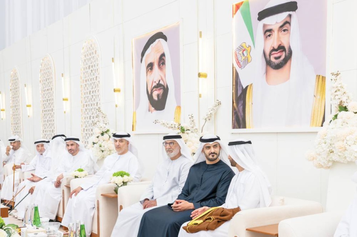 زايد بن محمد بن زايد يحضر أفراح النيادي والشامسي في العين
