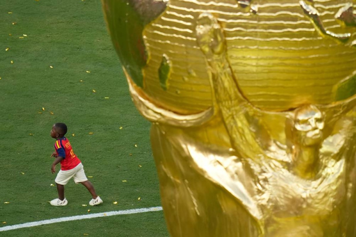شقيق لامين يامال يتحول إلى نجم احتفالات إسبانيا بلقب كأس العالم