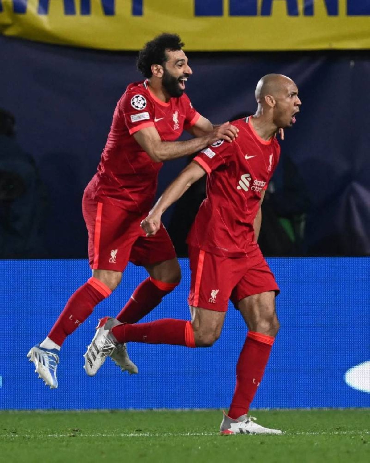 فابينيو يجتمع مجدداً مع محمد صلاح في فريق واحد