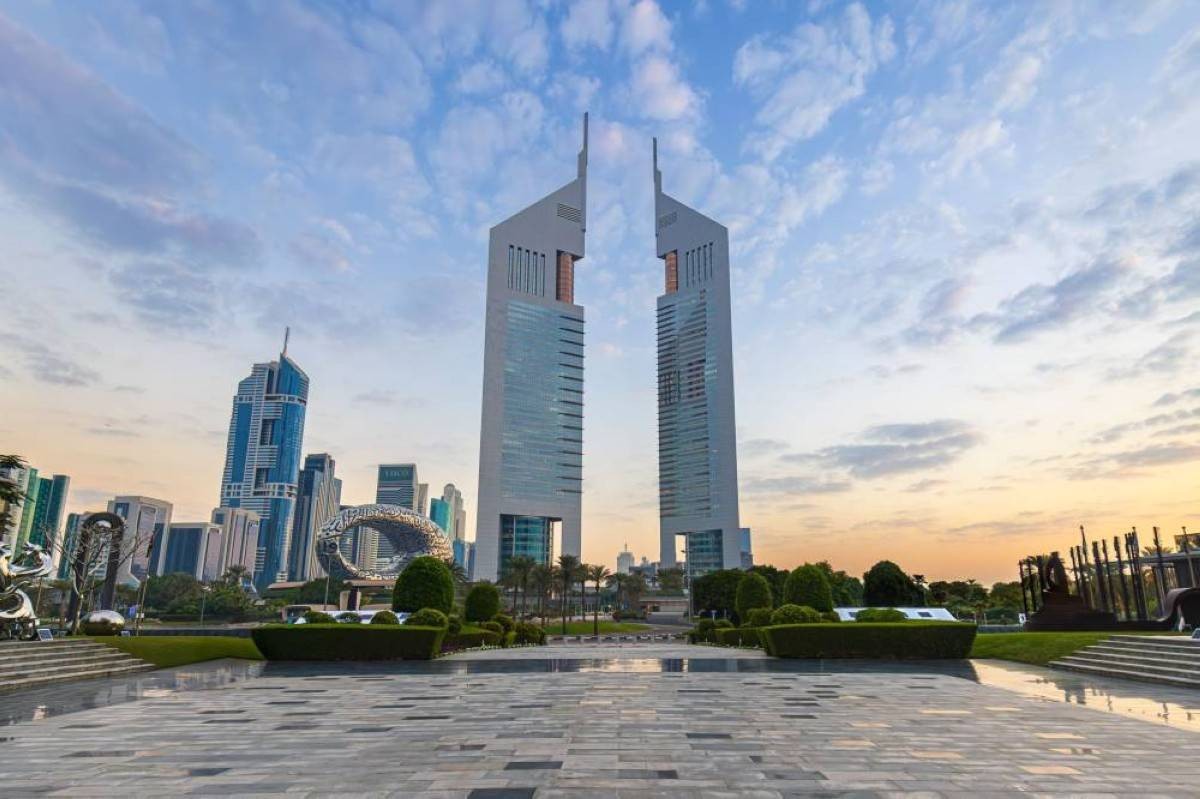 الإمارات.. طقس الغد صحو إلى غائم جزئياً