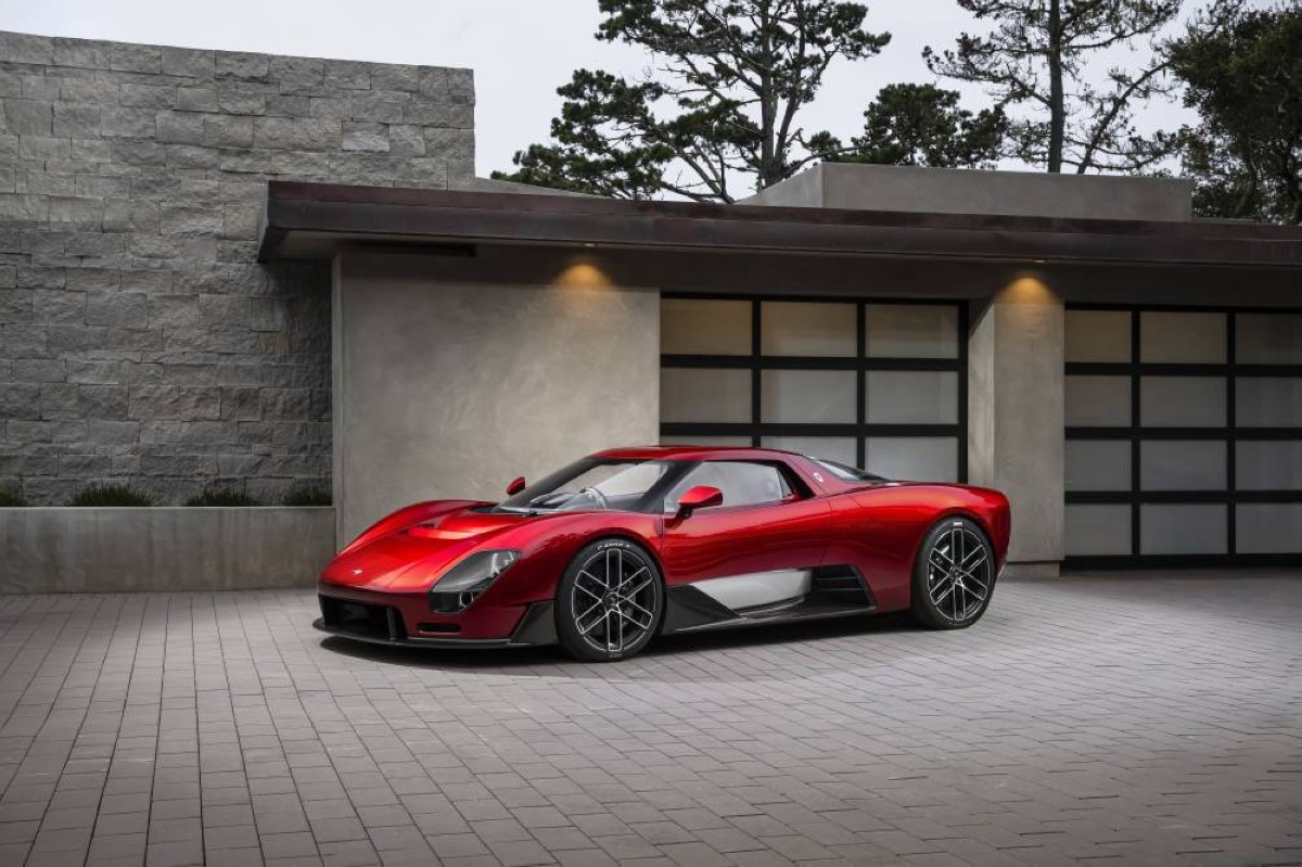 ماكلارين تطلق طراز «McL 6GT»
