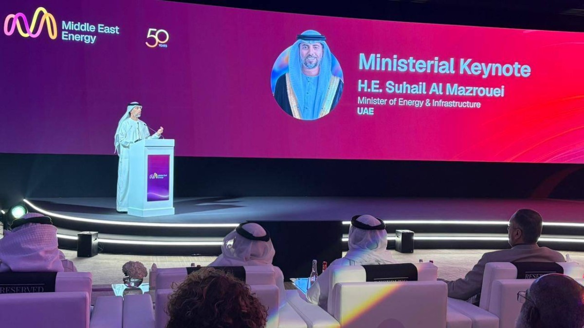 سهيل المزروعي: زيادة حصة الطاقة النظيفة في إنتاج الكهرباء إلى 35% عام 2031