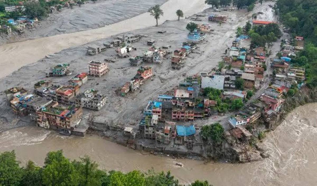 نيبال : ارتفاع حصيلة ضحايا فيضانات الهيمالايا إلى 1270 قتيلاً