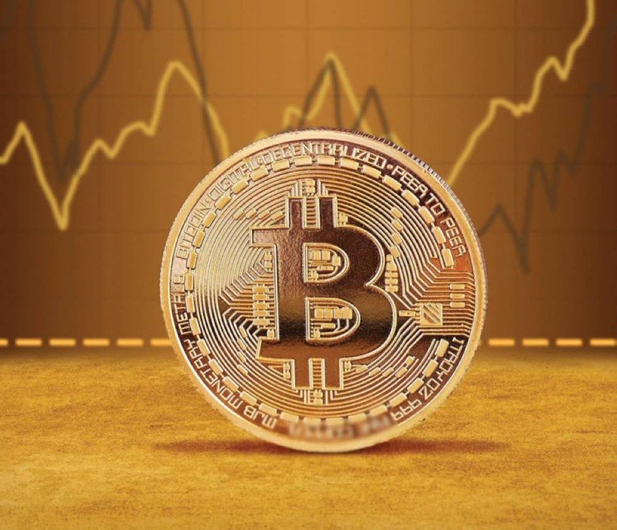 «بتكوين» ترتفع فوق 77 ألف دولار