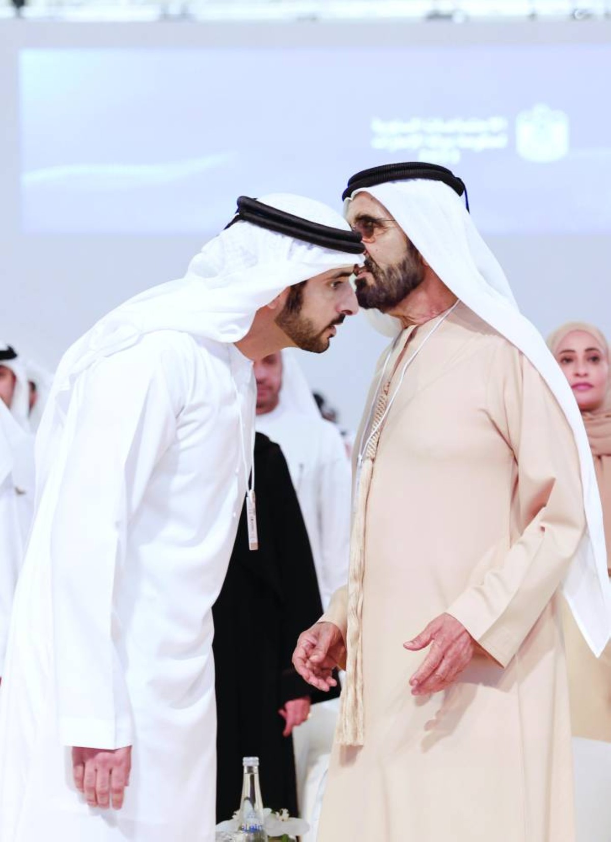 مواطنون: حمدان بن محمد قيادة قريبة من أبناء الإمارات