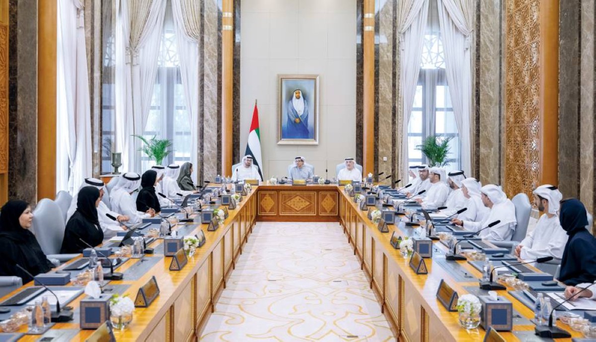منصور بن زايد: الإمارات تواصل تطوير نموذج حكومي متقدم