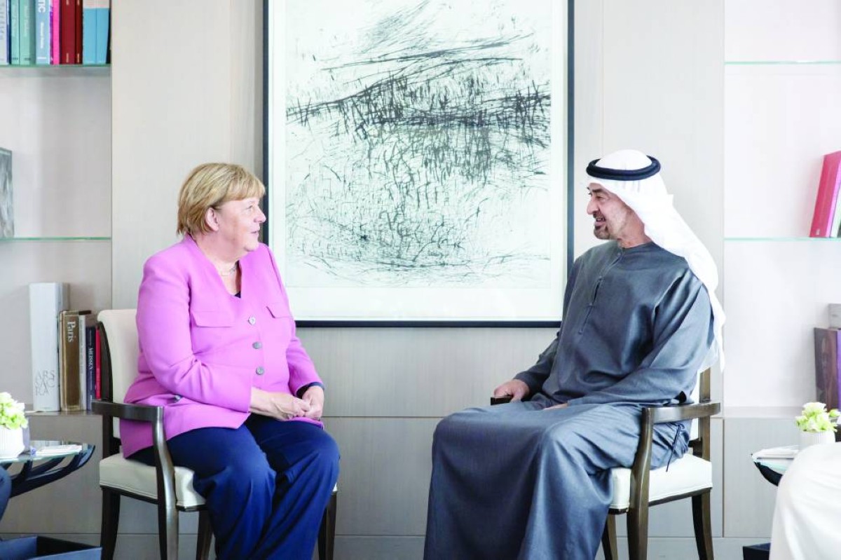 رئيس الدولة يشيد بدور أنجيلا ميركل في تطوير العلاقات الإماراتية - الألمانية