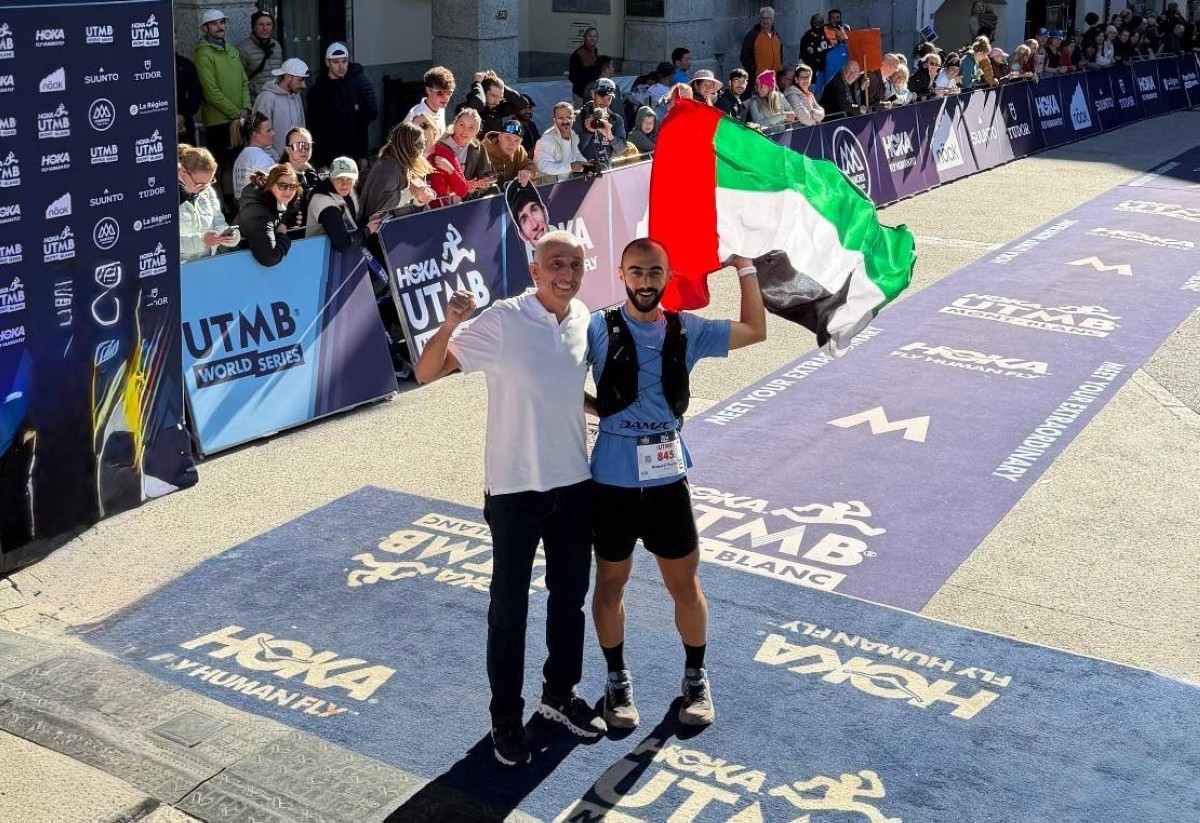 العدّاء أحمد الجناحي.. يقطع 174 كيلومتراً من أجل الإمارات
