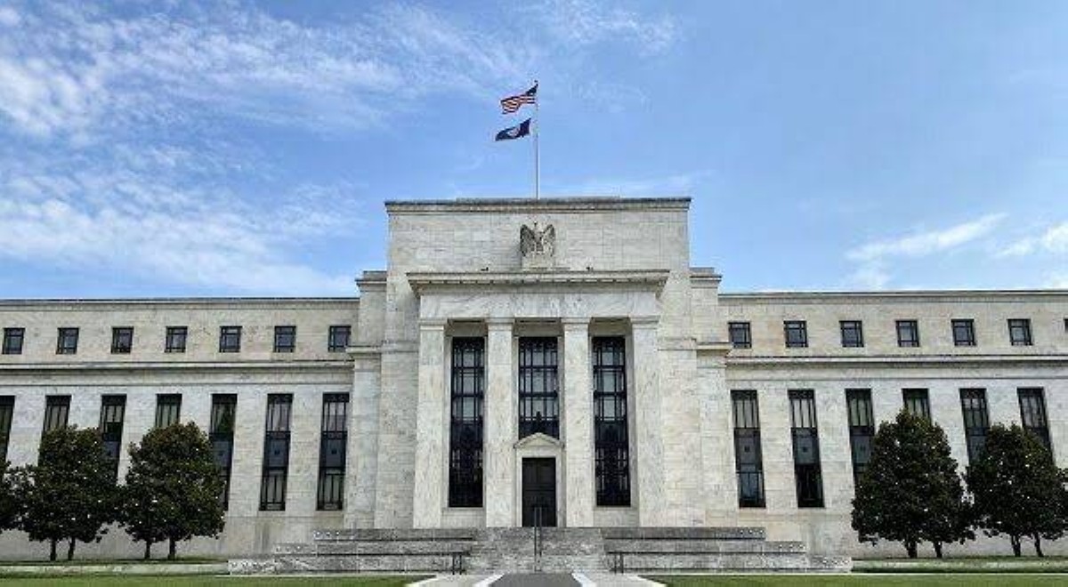 استمرار الضغوط التضخمية وراء القرار.. الفيدرالي الأمريكي يرفع أسعار الفائدة 25 نقطة أساس